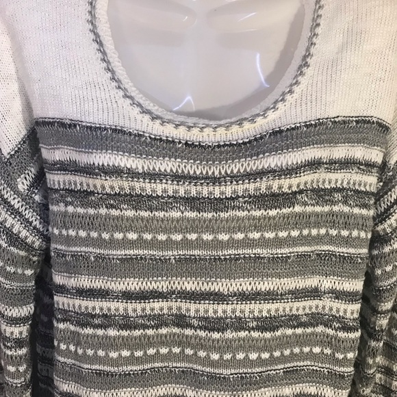 Grey and white striped sweater with fringes - Picture 4 of 6